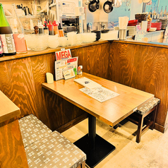 広々としたテーブルは宴会に最適空間！