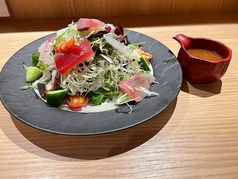 彩り海鮮サラダ