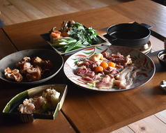 特選軍鶏すき焼き（軍鶏をご堪能いただけるコース。／3日前の要予約）