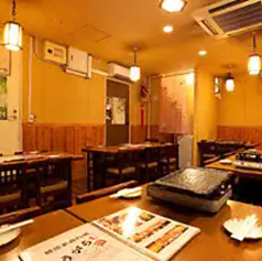 【1階】20名様～最大26名様で1階テーブル席を貸切できます。ご希望のお客様店舗までご相談ください。