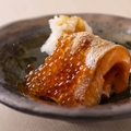 料理メニュー写真&nbsp;サーモンいくらのせ