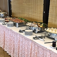 バイキング形式のお料理