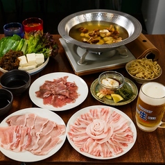 沖縄料理と酒場めしゆぅじ小のコース写真