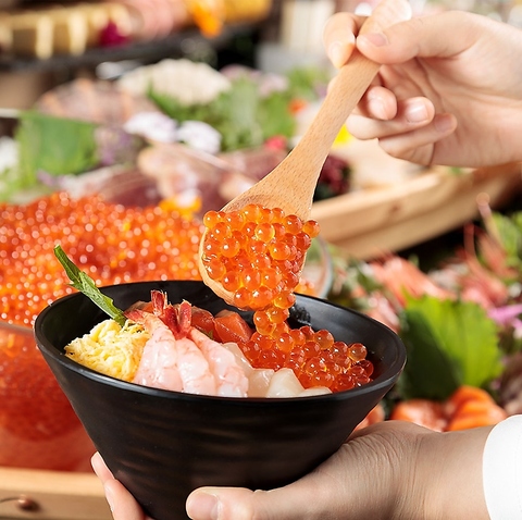 海鮮丼が人気！道産食材を中心に種類豊富な朝食ホテルビュッフェをご堪能ください。