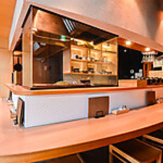 お一人様でも大切な方とでも。特別なひとときを彩るカウンター席