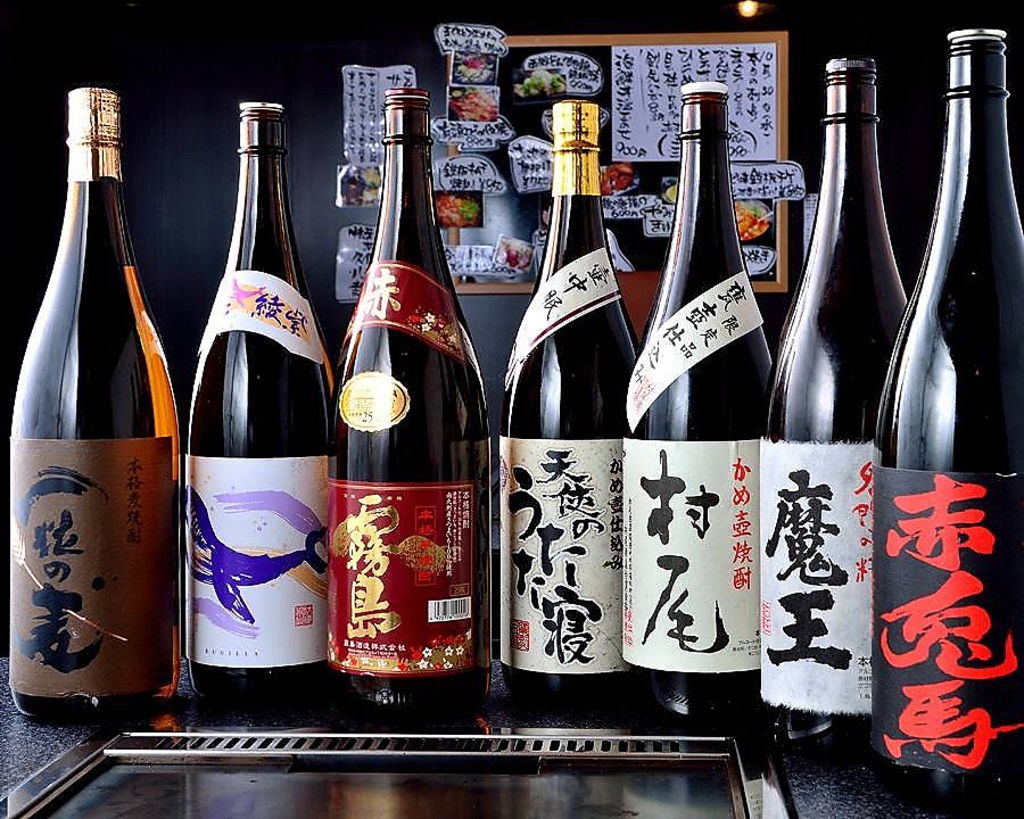 焼酎の種類も豊富です。酒にあう鉄板焼きが揃っています。