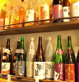 飲み放題付宴会コースは全8品3,500円～。飲み放題メニューは充実のラインナップでお届けいたします。お一人様+500円で、プレミアム飲み放題にグレードアップも可能。『黒丸』『黒霧島』『越乃影虎』『乾坤一』などお酒好きにはたまらない日本酒・焼酎も飲み放題でお楽しみいただけます。