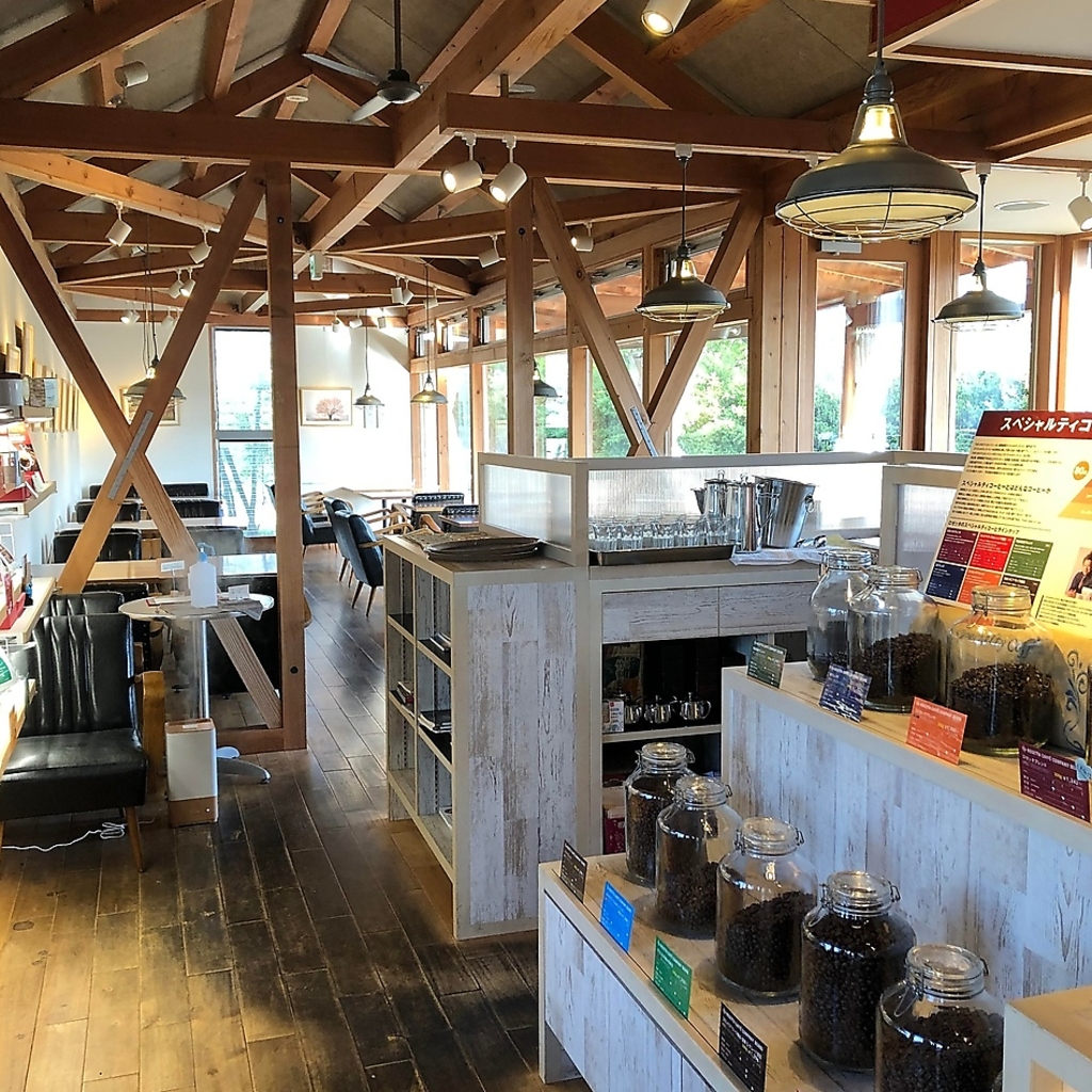 高級感のあるアンティーク調の内装♪広々とした空間になっている為、リラックスしてお過ごし頂けます