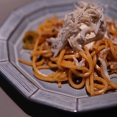 紀州釜揚げしらすの醤油焼きそば 山椒ムース