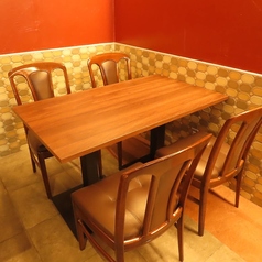 4名様×7テーブルご利用いただけます。