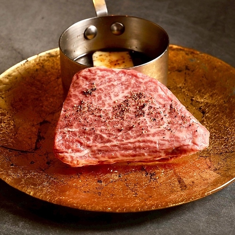 お肉の問屋さんから直接仕入れる高品質の肉！女性にオススメなオリジナルスイーツも◎