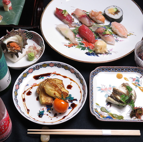 【完全個室】で、季節を感じながらゆっくり過ごす。ご接待に、友人との会食に。