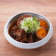 【四大名物】大鍋牛ホルモン煮込み