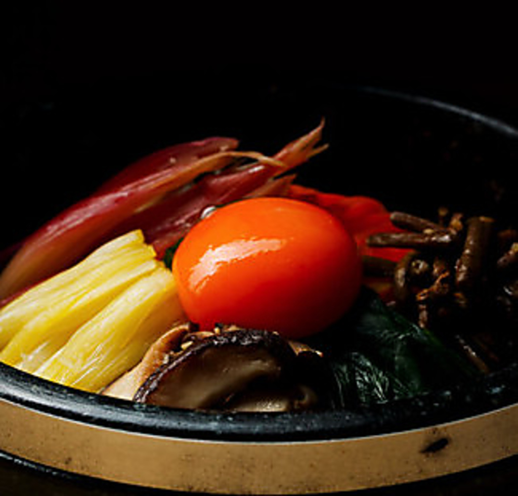 焼肉の概念を越える独創的なメニューも種類豊富にご用意しております。