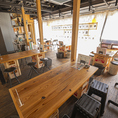6名様までご利用可能なテーブル席は、2席ございます。会社の同僚や仲間との飲み会にも最適◎。美味しいお肉と豊富なドリンクで、心ゆくまで盛り上がりましょう！