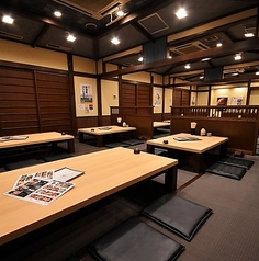 靴を脱いでゆったりとお寛ぎいただけます。