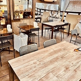 【冷暖房設備のテラス席はワンちゃん連れの方も利用可◎】テラス席のご利用の場合のみワンちゃんをお連れしてお食事いただけます。ご家族での素敵なひとときをお過ごしください。