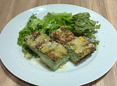 季節野菜とチーズのオムレツ