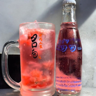 桜新町にちなんだ「桜サワー」や、ワインも充実！