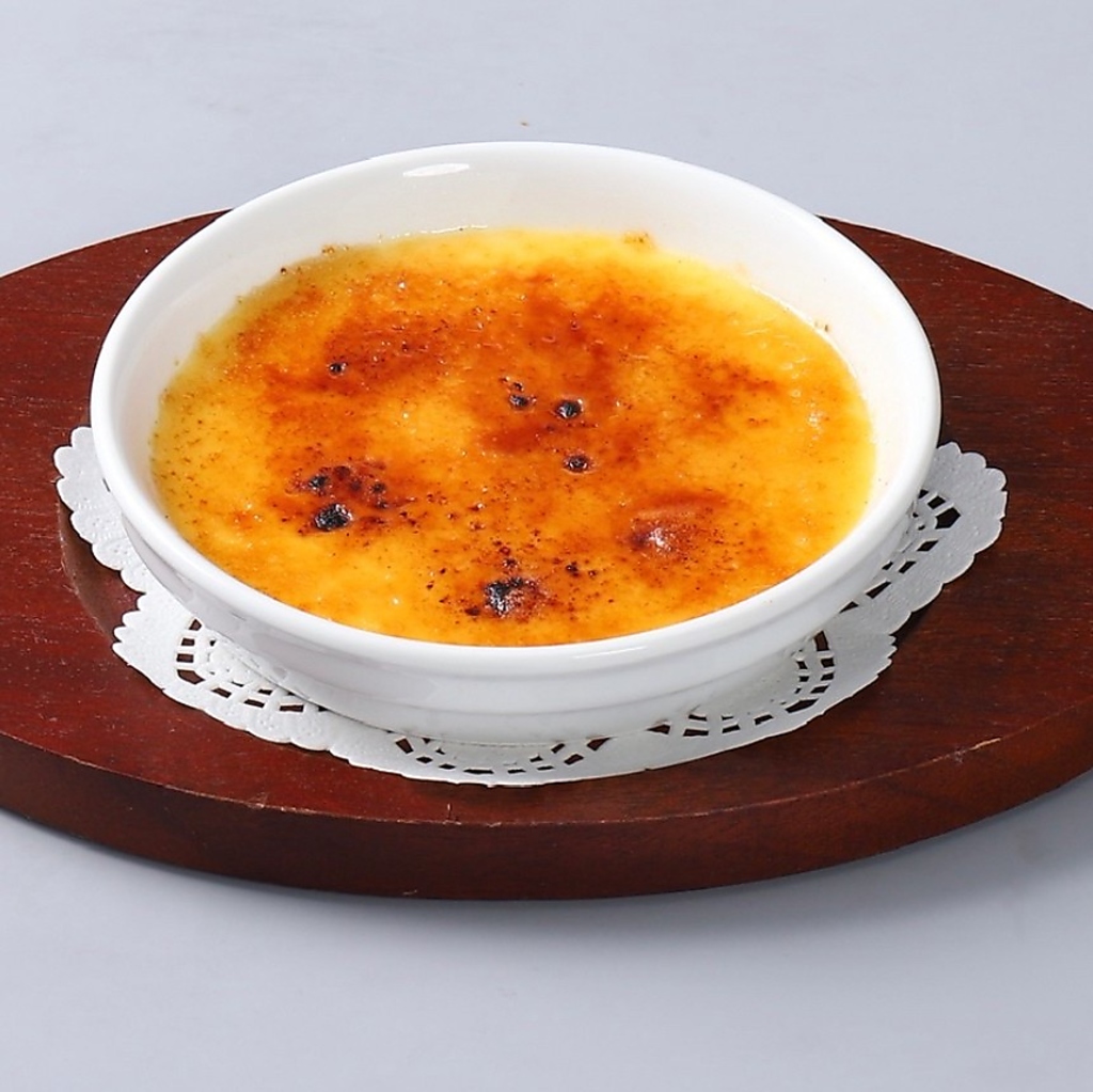 ワインやフレンチ料理の他、クレームブリュレやフォンダンショコラなどのデザートも用意しています！