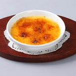 ワインやフレンチ料理の他、クレームブリュレやフォンダンショコラなどのデザートも用意しています！