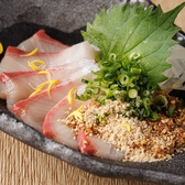 名物の鍋料理「鶏すき焼き」。鶏料理や九州料理、創作和食、旨いところを存分にお愉しみいただける飲み放題付コースを多数ご用意しております。九州名物などが堪能できる贅沢な内容となっております。素材の旨みを引き出す自慢の料理をぜひご堪能ください。