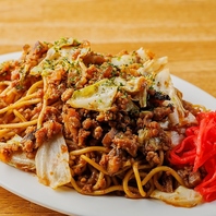 自家製の肉味噌が絡む大人気のソース焼きそばを堪能♪