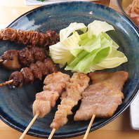 国産の新鮮な肉を使った焼鳥などが自慢。