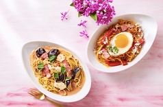 ベーコンエッグナポリタン/ナスとモッツァレラのトマトクリーム