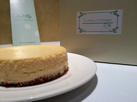 店内では手作りケーキを販売しております