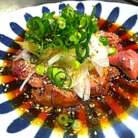 生の食感を極限まで生かした低温調理、炙りレバー