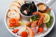 シーフード前菜の盛り合わせ