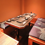 広々とご利用いただける半個室テーブル席。周囲の視線を気にすることなくお愉しみください。