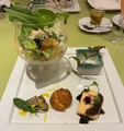 料理メニュー写真&nbsp;【前菜】野菜のパフェ/うに風味のムース/グージェール（チーズ風味のシュー）/豚心臓のコンフィ