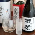 日本酒や焼酎も数多く取り揃えております！獺祭や魔界など人気の銘柄もご用意しています！
