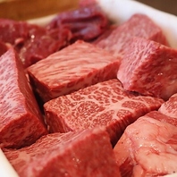 「黒毛和牛 塊肉」(3740円(税込))は焼師がお持ちします