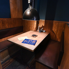 4名様でご利用いただけるテーブル席は6卓ご用意。ご家族や仲間との楽しいひとときを鮮度抜群な焼肉で演出いたします。