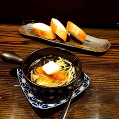 明太アヒージョ　バケット添え