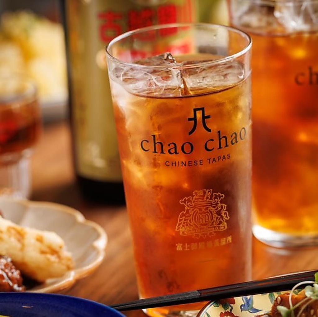 定番のアルコールに加え、紹興酒のジャスミン茶割り、ライチ紅茶割りなど一味変わったメニューも◎