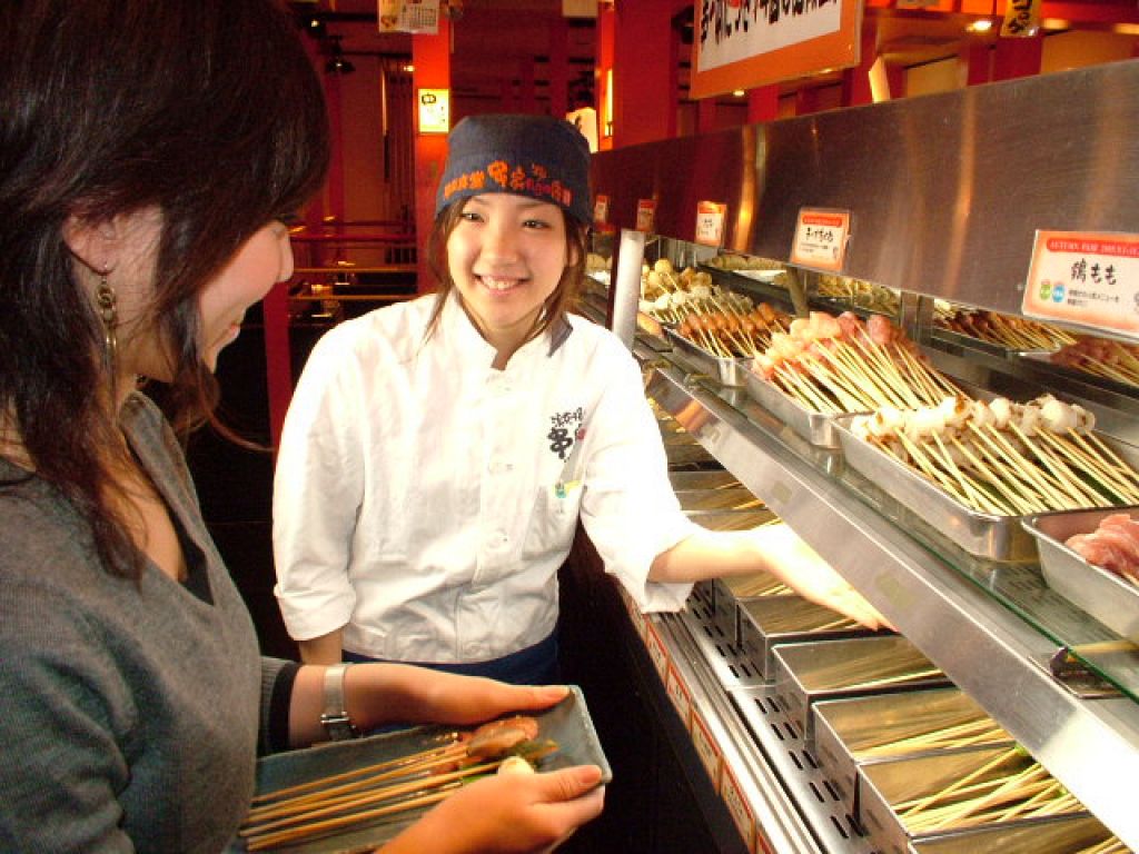 季節の素材を盛り込んだ串揚げメニュー。お肉から魚介類まで気分に合わせて食べちゃおう♪