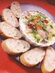 【奥深い風味】〜海のブルゴーニュ　エスカルゴブルギニョン風バケット添え〜の写真