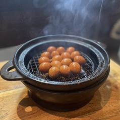 【出来立てアツアツ】ふわりと上がる煙もごちそう♪自家製燻製の写真