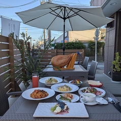 暖かい日にはテラスでランチでご利用できます。