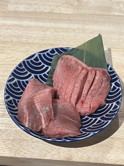 厚切りタン食べ比べ【豚タンと牛タンの食べ比べ】