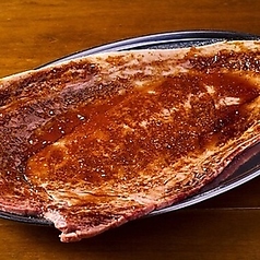 【数量限定】名物！！黒毛和牛のはみ出るカルビ