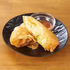 アボカドとたっぷりタマゴの春巻き