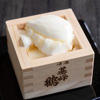 見た目も楽しむ、美しさと美味しさの杏仁豆腐♪