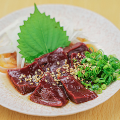 馬レバー刺し