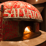 約400℃の薪窯で焼き上げる本格ピッツァをお楽しみいただけます！