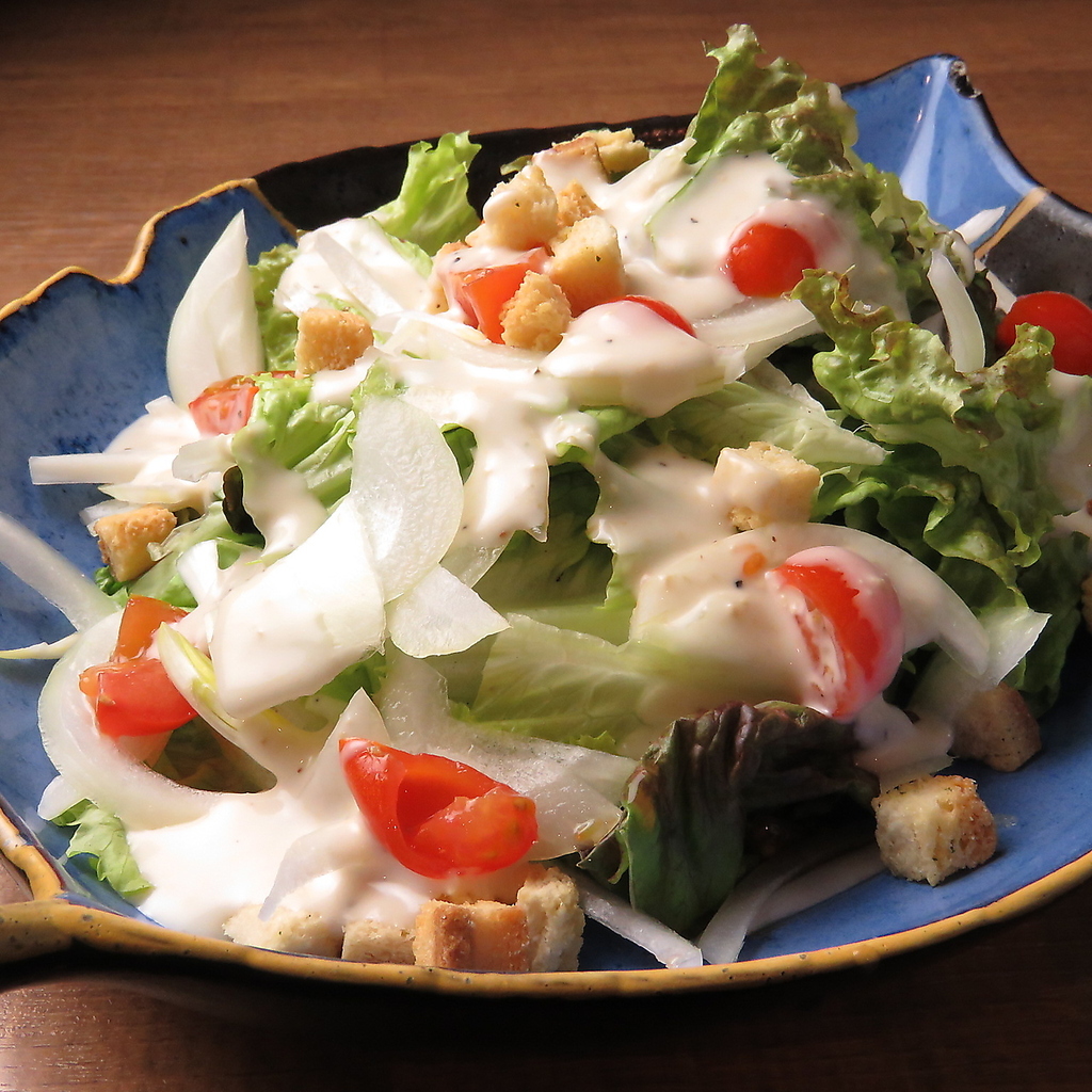 ヘルシーにお食事ももちろんOKです◎サラダも数種類ご用意♪